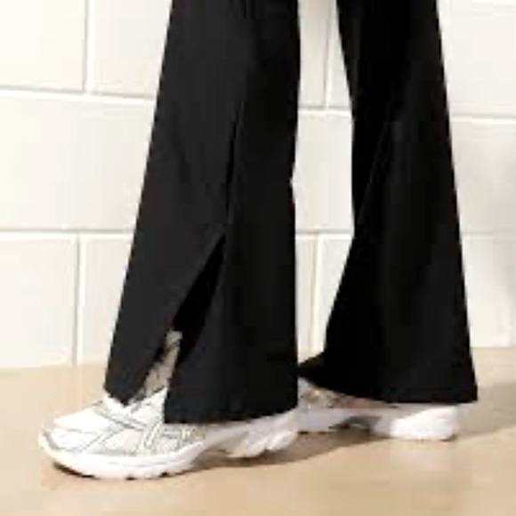 Abercrombie & Fitch Pants - Abercrombie & Fitch black tailored Split Hem flare Pants sz 27 / 4